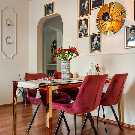 Gryffindor Tower Apartment *