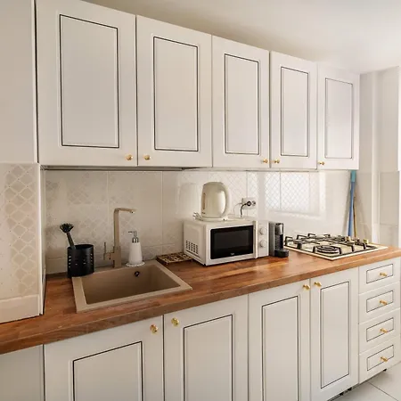 Gryffindor Tower Apartment *